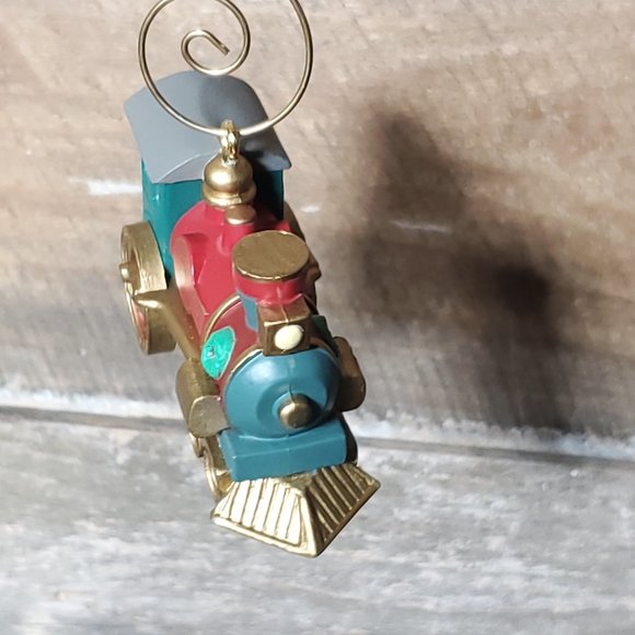 1991 Claus & Co R.R. Locomotive Handcrafted Hallmark Keepsake Ornament - Picture 2 of 8